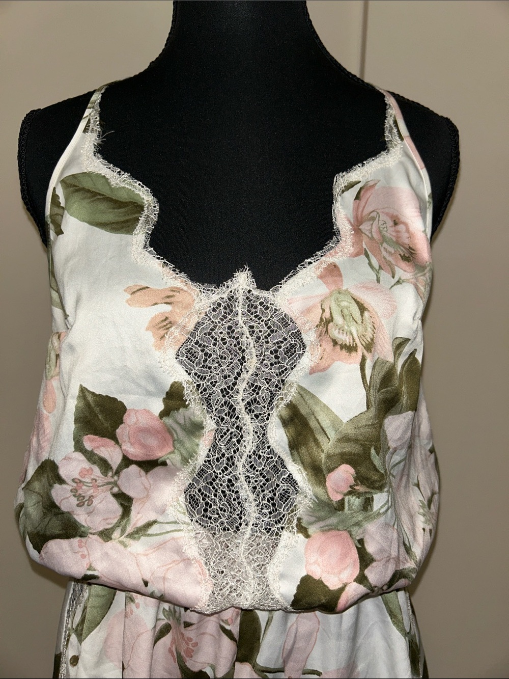 Victoria's Secret Here Comes the Bride Floral Lace Trim Romper XS - Picture 5 of 7